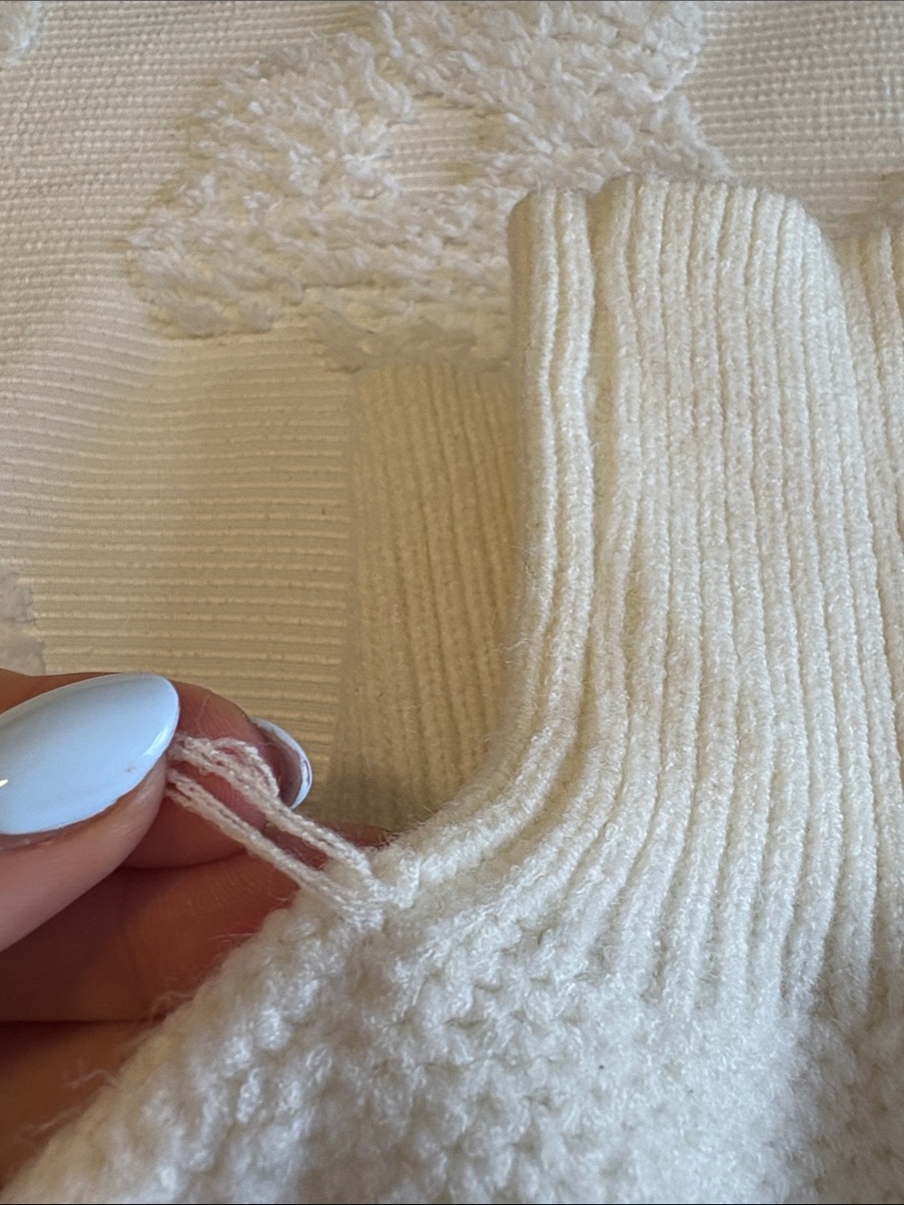 Classic Cable-Knit White Women's Sweater - Picture 7 of 7